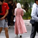 حظر «العباية» في المدارس يضع مسلمي فرنسا أمام جدل سياسي جديد