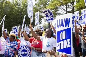 إضراب صناعة السيارات في أميركا يتصاعد.. وبايدن وترمب يحاولان استغلاله انتخابيًا