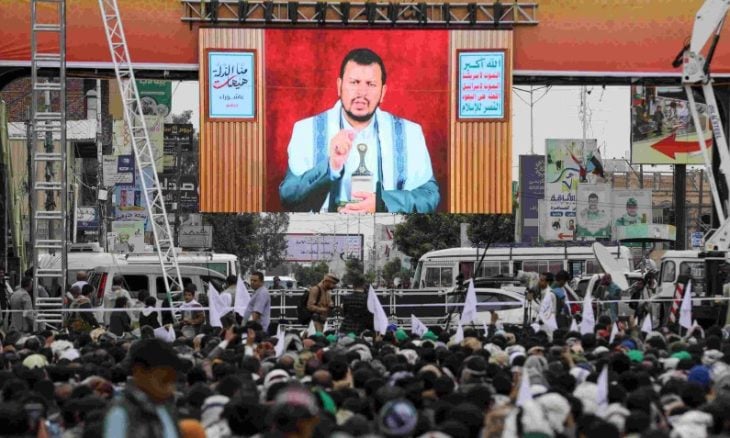 ما حقيقة السفينة التي احتجزها الحوثيون قبالة السواحل اليمنية؟ وما انعكاس ذلك على مسار الصراع في الإقليم والعدوان على غزة؟