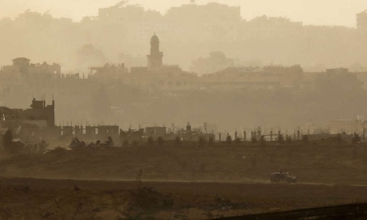 توماس فريدمان: لن تسهم أي دولة عربية ولا أوروبية في إعمار غزة طالما لم تتنازل إسرائيل