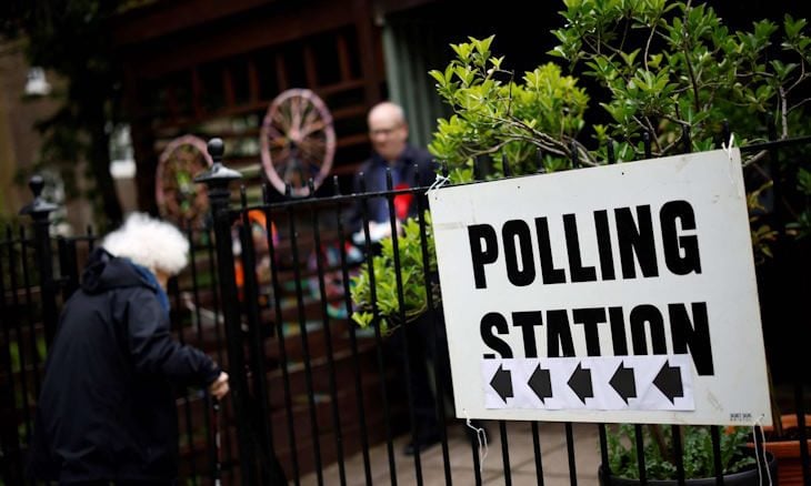 ميدل إيست آي: شكرا للناخبين المسلمين لحقنهم مبادئ وأخلاقا في الديمقراطية البريطانية.. وتوجيه رسالة لنظام الحزبين المتعفن