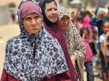 طالب مركز صدى سوشال لرصد وتوثيق الانتهاكات الرقمية ضد المحتوى الفلسطيني، بفتح تحقيق عاجل في اتهام&nbsp;شركة الإنترنت والتكنولوجيا “ميتا” بتسريب بيانات المستخدمين الفلسطينيين في تطبيق المراسلة “واتساب” إلى&nbsp;الجيش الإسرائيلي، لاستخدامها في استهداف المدنيين في غزة أثناء عدوانه الذي اعتمد الذكاء الاصطناعي في القتل. وقال بيان من “صدى سوشال” إنه يتابع اعتراض عددٍ من موظفي شركة [&hellip;]