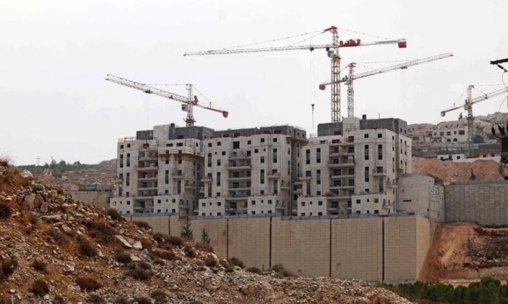 ميديابارت: هكذا تواصل إسرائيل سياسة الضم غير القانوني في الضفة الغربية مع الإفلات من العقاب
