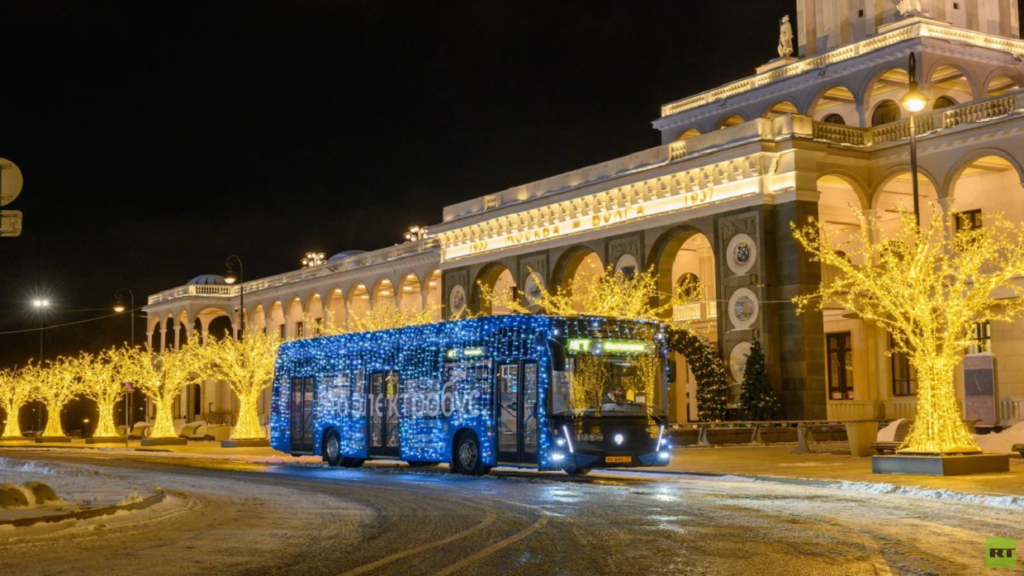 موسكو تسجل إنجازات قياسية في تطوير النقل البري خلال 2024