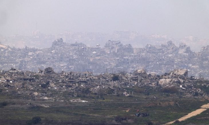 نائب سابق لقائد الجيش الإسرائيلي: فكرة ترامب هذيان.. الغزيون باقون في القطاع.. والحل سياسي
